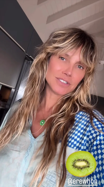 « Des poils sur les seins ? » : Heidi Klum prône l&rsquo;acceptation de soi et la beauté naturelle