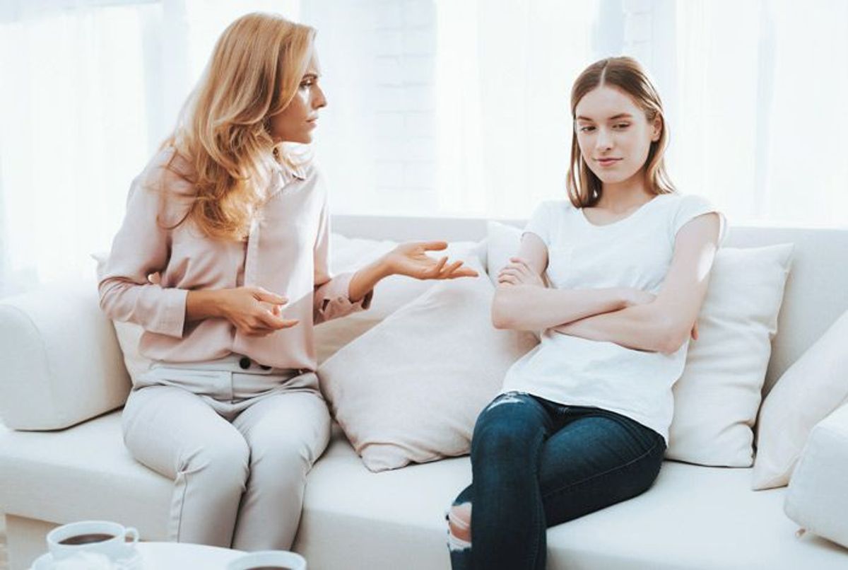 La rivalité discrète entre belle-mère et belle-fille : révélations des psychologues
